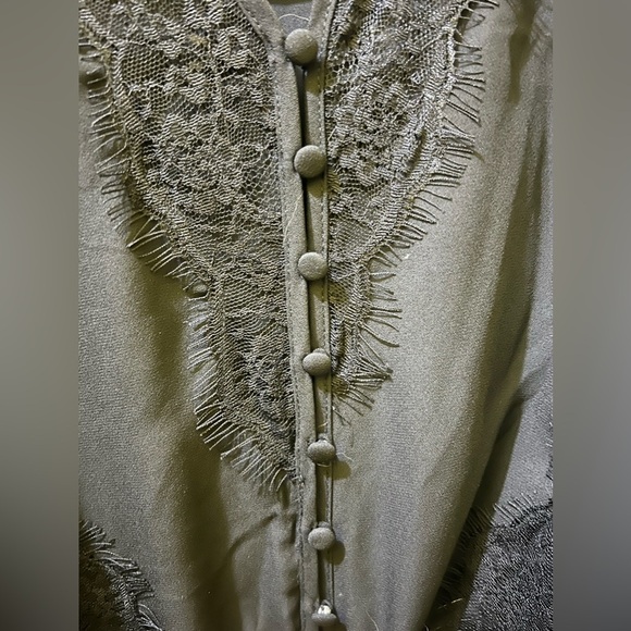 Self Esteem's V-neck Scalloped lace with eyelash. - Picture 3 of 4